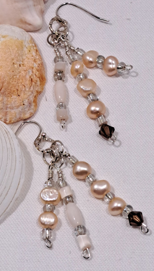 Ladies sea shell necklace and earring set