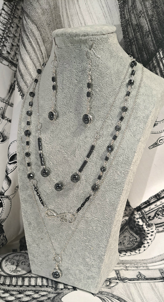 Ladies Silver chain with with Hematite 3 bead design necklace.