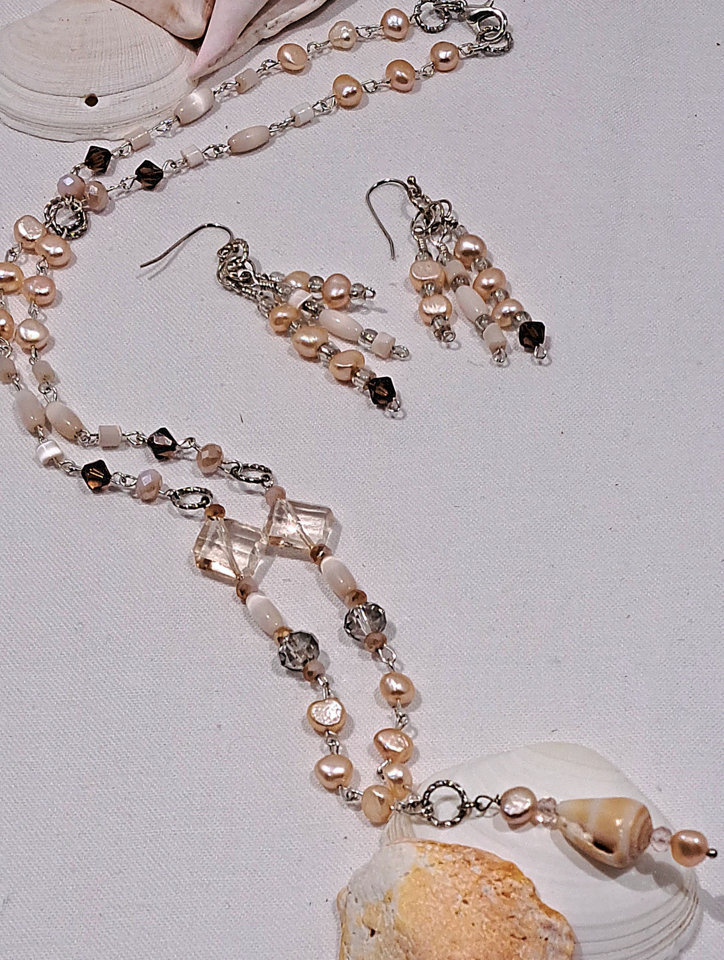 Ladies sea shell necklace and earring set