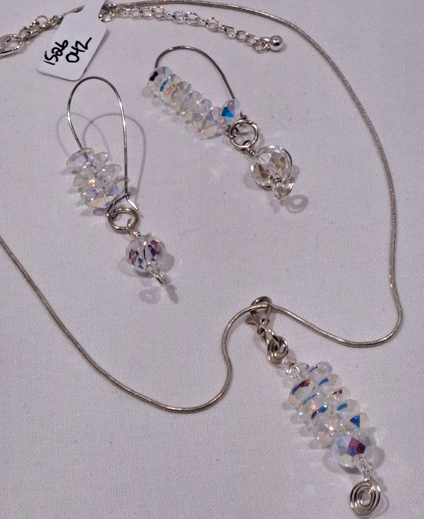 Ladies vintage crystal and silver necklace and earring set.