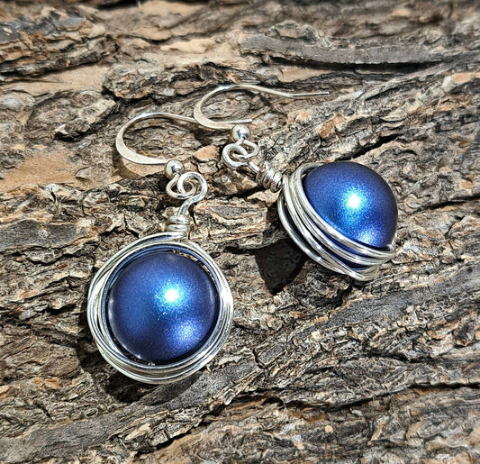 Ladies Swarovski royal blue pearl wire wrapped silver.