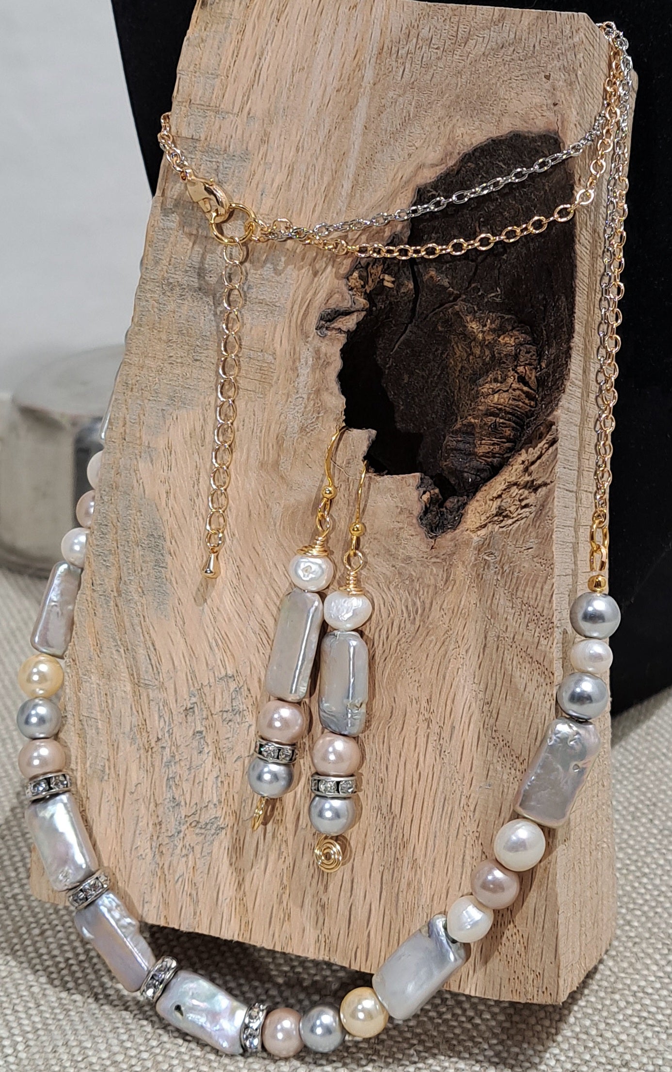 Lades necklace and earring set featuring Japanese Biwa Pearls n silver and gold.