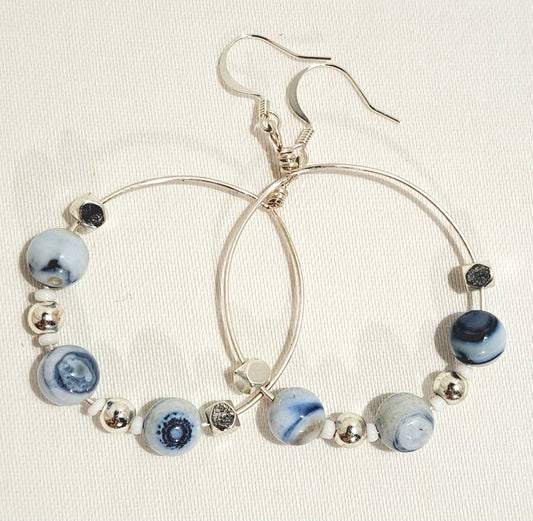 White and blue agate hoop earrings.