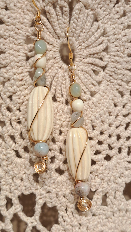 Ladies vintage grooved bone drop earrings